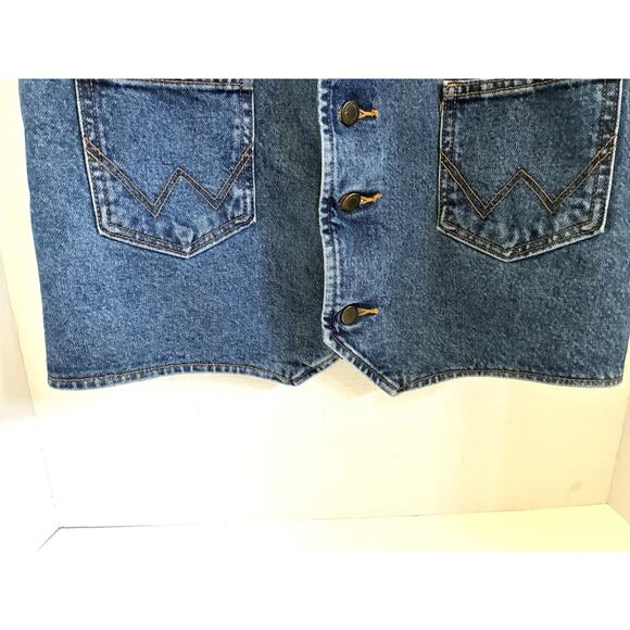 Wrangler Yellowstone Dutton Ranch Denim Vest – Men’s M Western - Picture 4 of 9